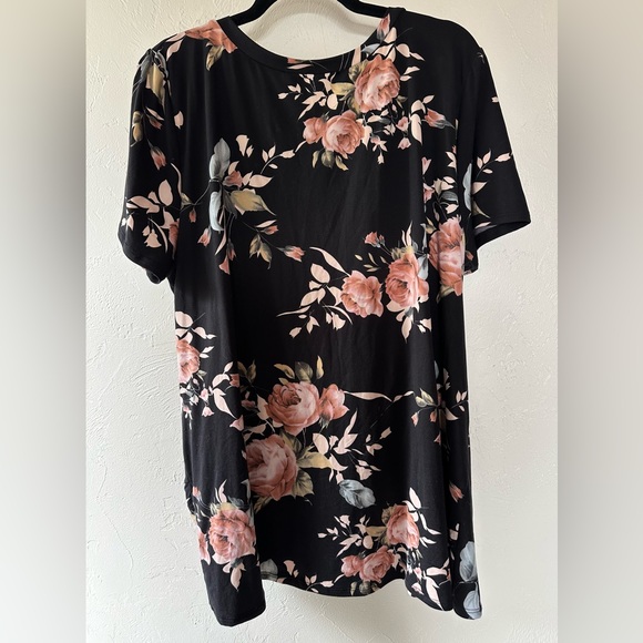 Viamor Women’s blouse - GUC - XXL - perfect for spring & summer - Picture 2 of 5